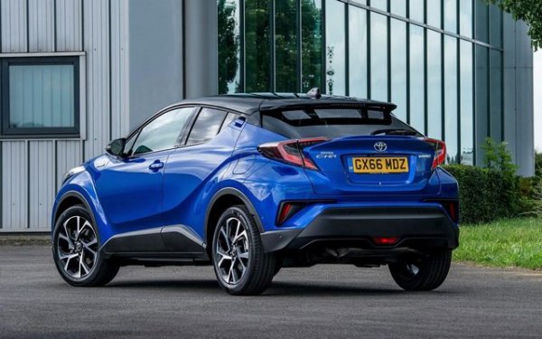 Очаква се второто поколение на Toyota С-НR да излезе на пазара през първата половина на 2023 г., когато сегашното ще навърши 7 години. Други по-глобални модели, като пикапът Hilux, ще навършат 8 години през май, така че може да е време марката скоро да представи ново поколение. Особено след скорошното обновяване на Ford Ranger и Volkswagen Amarok. Същото трябва да се случи и с американския Tacoma, който се продава от януари 2015 г.